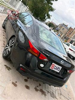 نيسان ألتيما